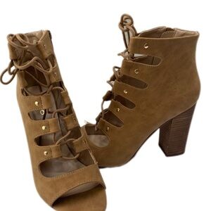 Aldo | Traylia | Tan | Lace-up Sandals | 8.5